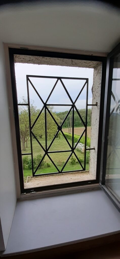 défense de fenêtre acier et epoxy