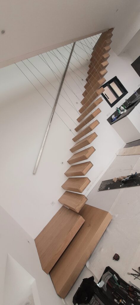 escalier suspendu
